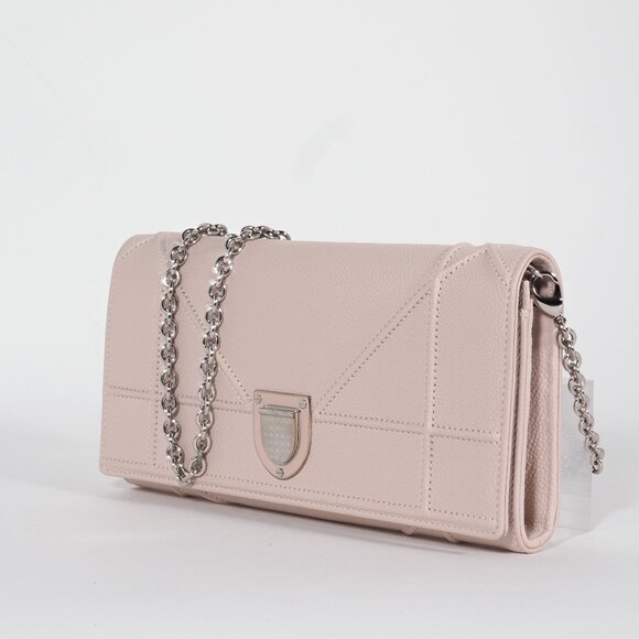 Christian Dior Diorama Wallet on Chain in Blush Grained Calfskin - Picture 2 of 14